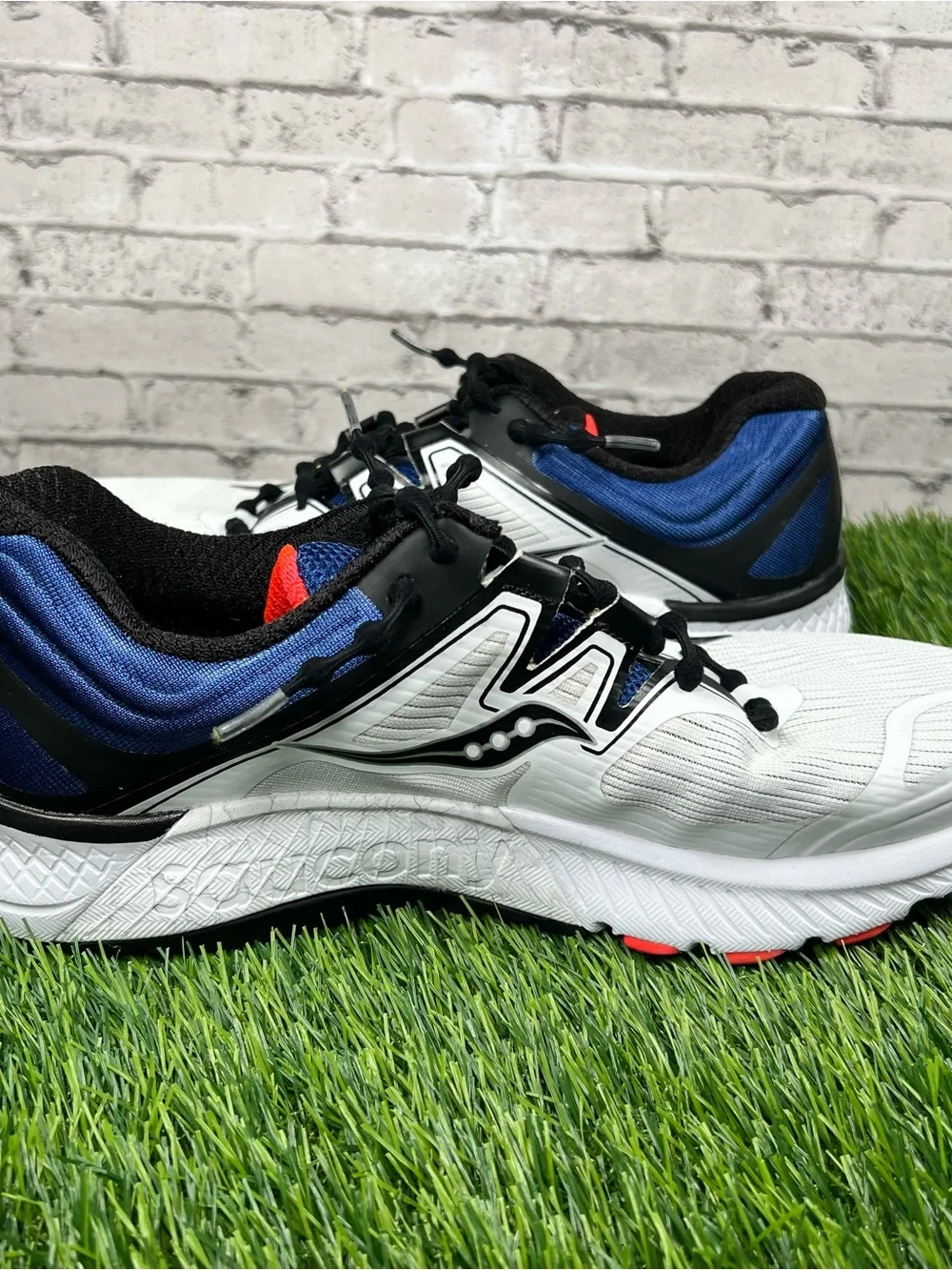 Saucony Guide ISO Running Shoes Mens 8.5 White Black Blue Stability S20415-4